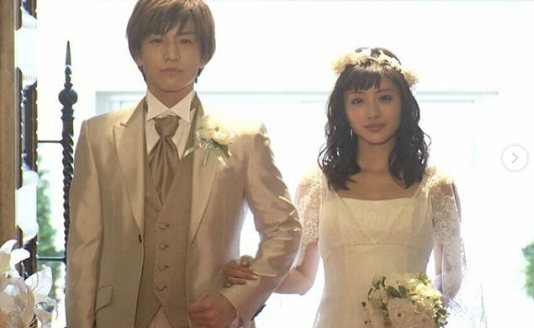 Bg 真似したい 芸能人の花嫁ウェディングドレスコーデ4選